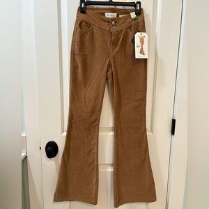 NWT - RE Generation By Celebrity Pink - Corduroy Flare High Rise Jeans - 3/26